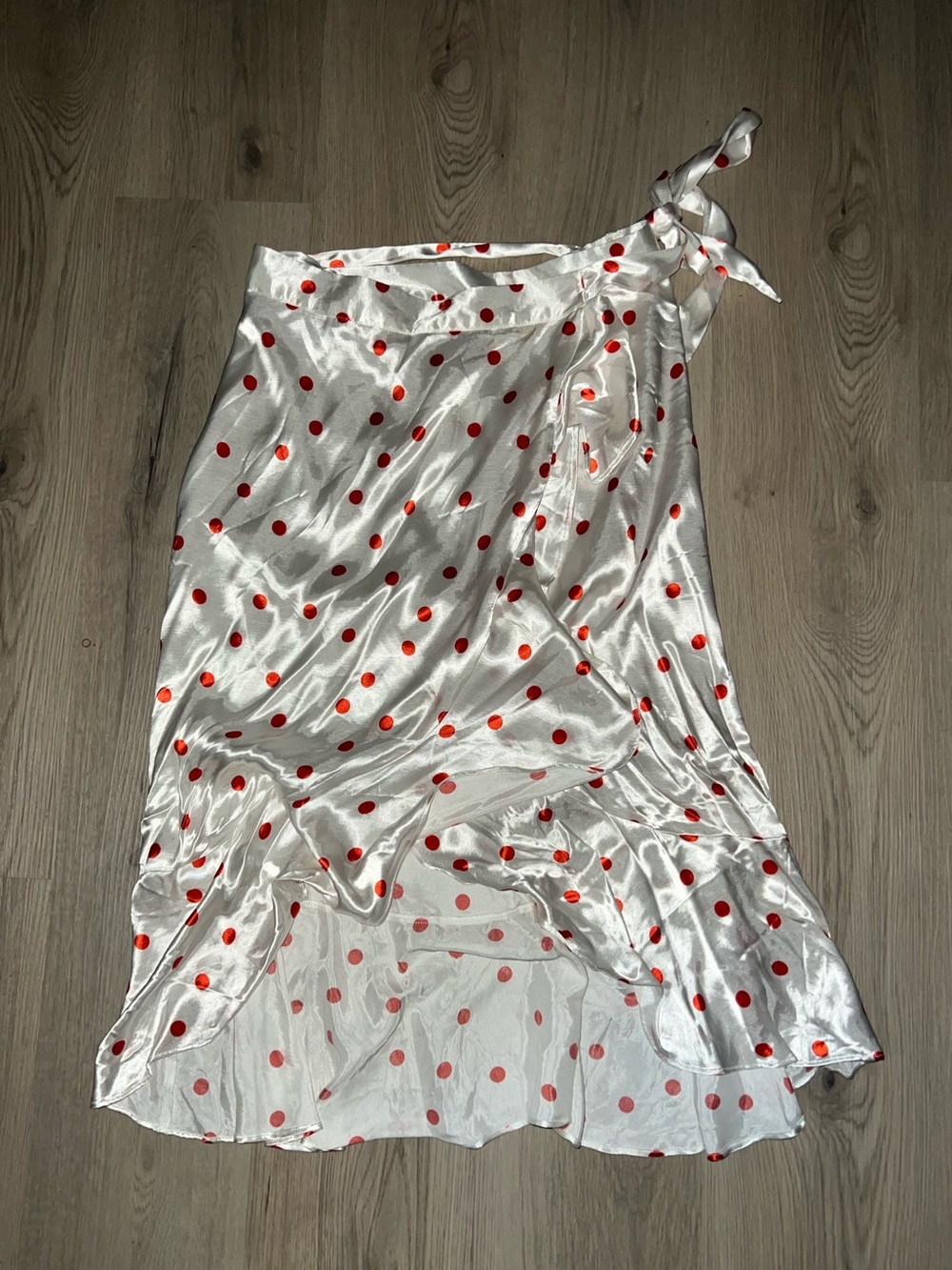 NWT Topshop White & Red Polka Dot Midi Skirt Size 6 – Ruffle Detail, Satin